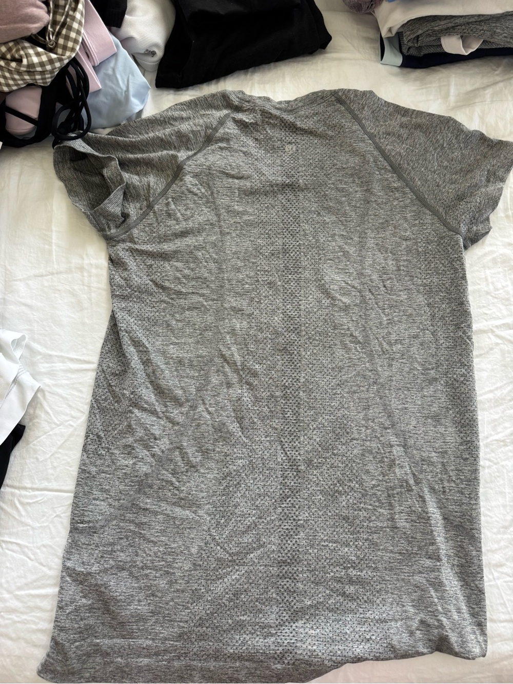 lululemon athletica Heather Gray Short Sleeve Tee